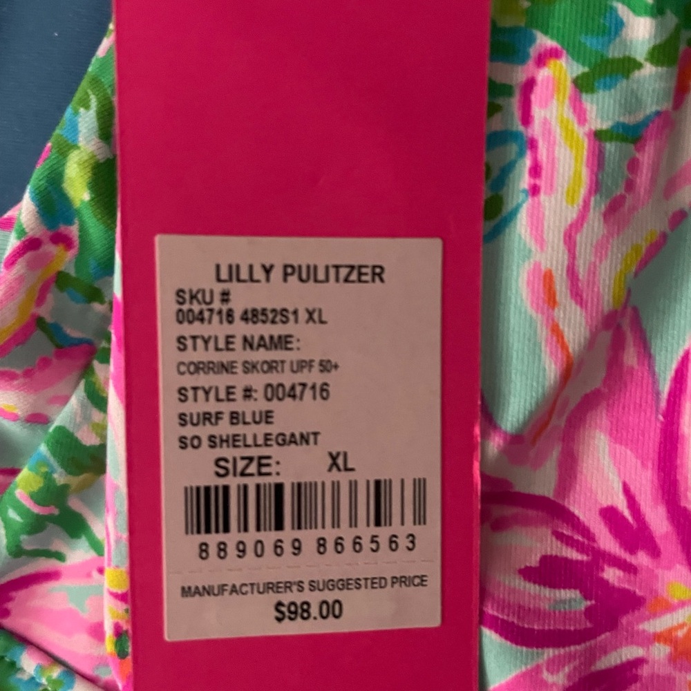 Lilly Pulitzer Luxletic  skort in so shellegant. Size XL